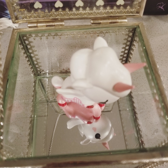 Nicole Miller box, bracelet included. - Picture 2 of 6